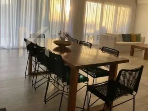 Casa en Alquiler en El Cazador, USD 1.900