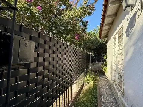 CASA EN VENTA EN CASTELAR