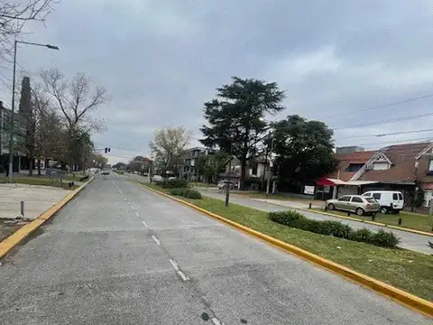 Av Fondo De La Legua