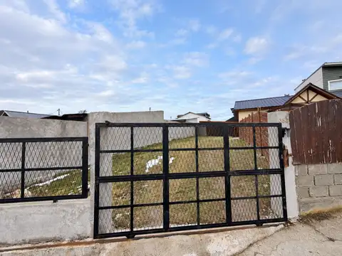 PH con gran patio en venta, Ushuaia, 5 ambientes