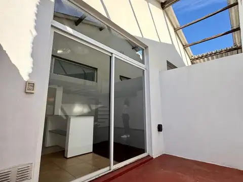 Depto Tipo Casa en Alquiler de 2 ambientes