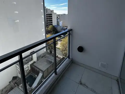 Venta de monoambiente con balcón en Wilde
