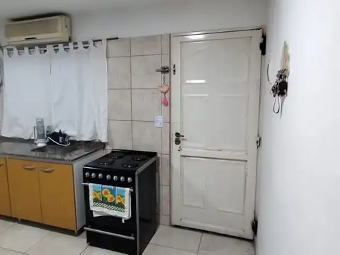 VENTA DPTO 3 AMBIENTES- CASTELAR OFRECE FINANCIAR