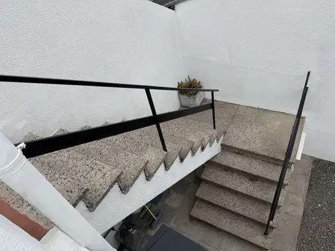 Casa en Alquiler con 1 cochera