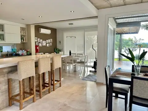 Casa en Venta en El Cantón - Barrio Puerto, USD 389.000