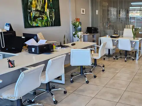 Excelente Oficina totalmente equipada