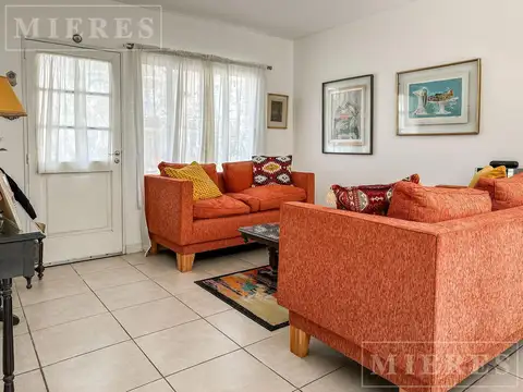 Casa 3 ambientes con 1 baño