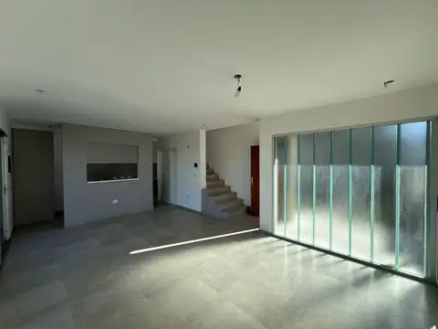 DUPLEX 2 DORM EN COMPLEJO CERRADO - AMENITIES -DON CARLOS - 139 Y 505 - LA PLATA