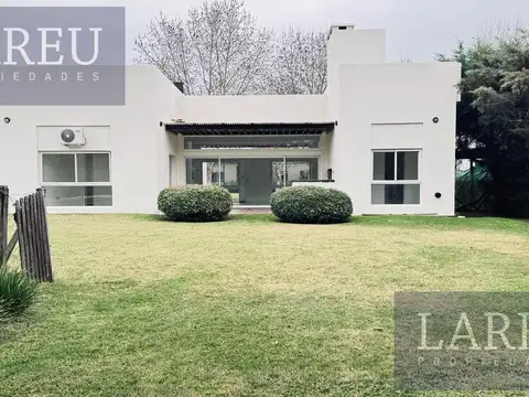 Casa en Venta en el Barrio Privado Roble Joven
