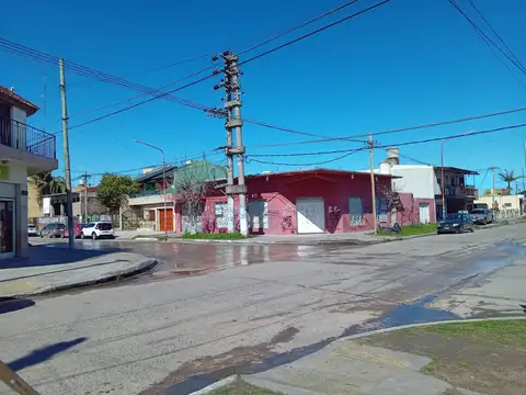 Local  sobre Avenida Equiza en  venta en G. Catan