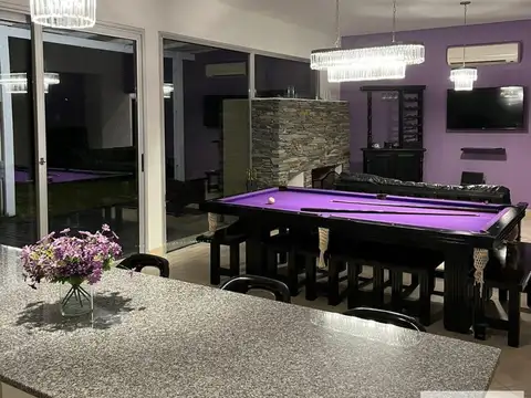 Casa 4 ambientes con 3 baños