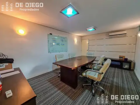 Venta con renta Edificio de oficinas con deposito, ideal laboratorio habilitable ANMAT Martinez