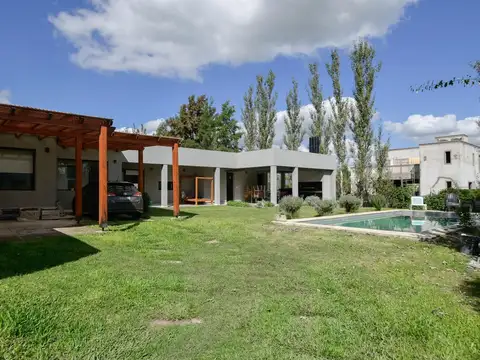 Casa en Puerto Roldan