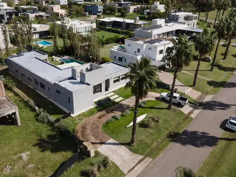 Casa en Venta en Puerto Roldan, USD 350.000