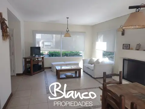 Casa 4 ambientes con 3 baños