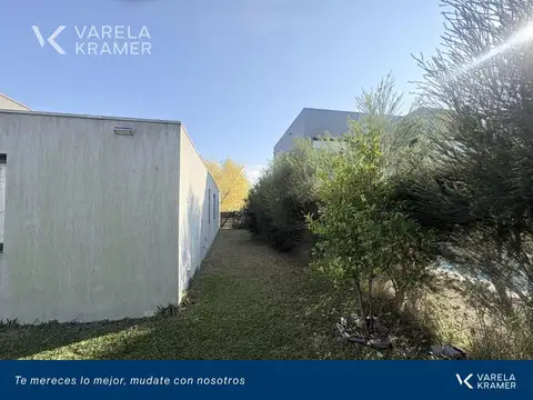 Casa en Venta con 4 cocheras