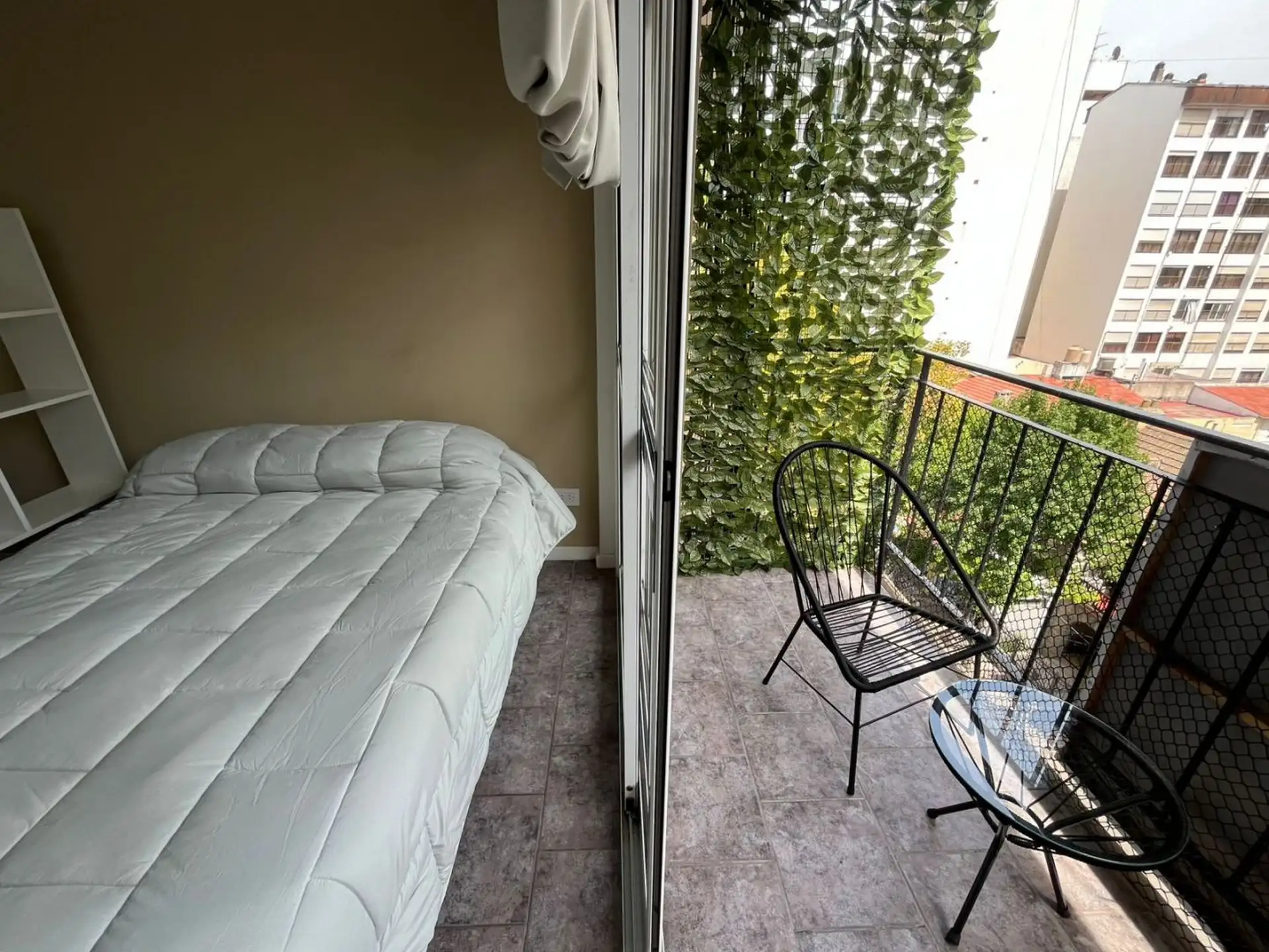Monoambiente en venta apto crédito con balcón - Plaza Colón