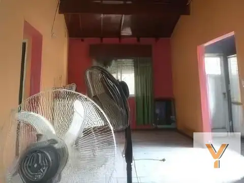 Casa en venta - 6 Dormitorios 4 Baños - 230Mts2 - Don Torcuato