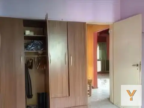 Casa 8 ambientes con 4 baños