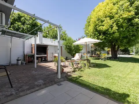 Casa en venta, 4 ambientes en Ringuelet- La Plata