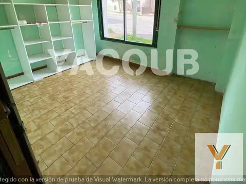 Casa 10 ambientes con 4 baños