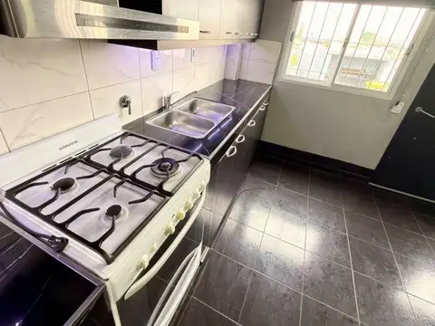 Casa 9 ambientes con 5 baños