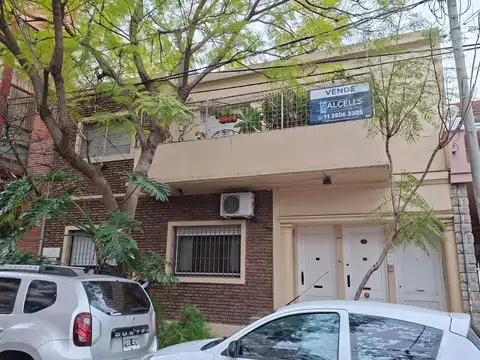 ESPECTACULAR PH 3 AMB. PLANTA ALTA AL FRENTE CON BALCON.