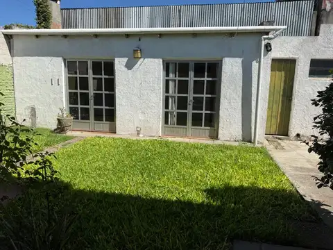 Venta casa 2 dormitorios , cochera y quincho en Gualeguaychú
