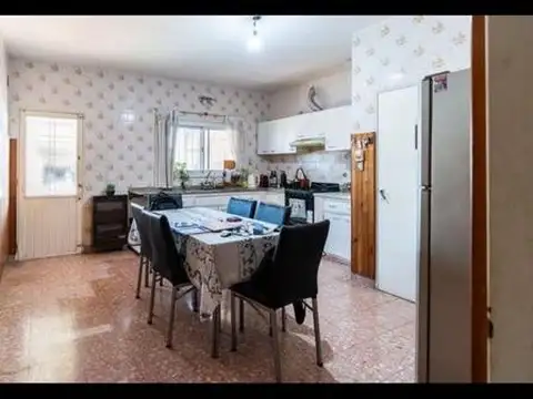 VENTA CASA EN PLANTA ALTA 2 DORMITORIOS