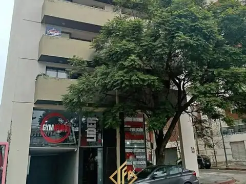 Dos Cocheras en Venta en Av. Pueyrredon