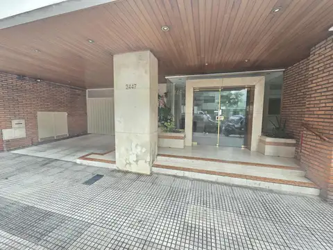 VENTA DEPARTAMENTO 4 AMBIENTES CON COCHERA EN FLORES.