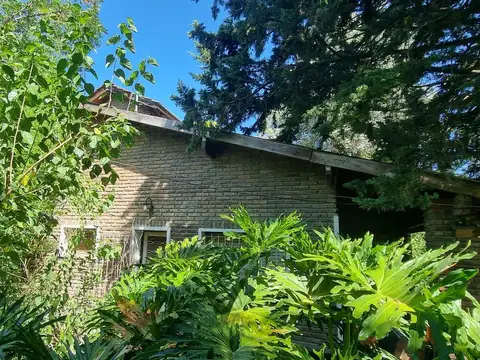 Venta Casa Quinta con pileta en excelente ubicación 