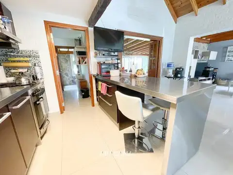 Casa 4 ambientes con 3 baños