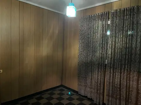Casa 5 ambientes con 1 baño