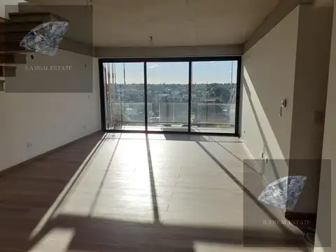 Venta semipiso 3 ambientes, con cochera y terraza, en Castelar Norte