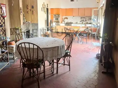 Venta Casa con Galpón Nueva Pompeya Lote Propio - Se escuchan ofertas 