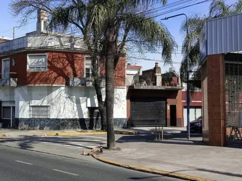 Venta Casa con Galpón Nueva Pompeya Lote Propio - Se escuchan ofertas 