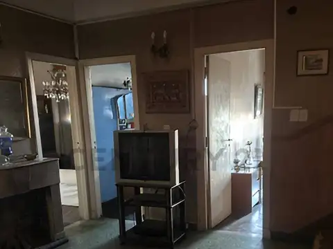 Casa en Venta con 4 cocheras