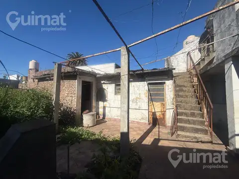 Casa / Terreno 8,66 x 36m2 A refaccionar con gran potencial
