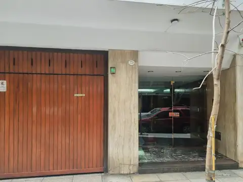 2 AMBIENTES EN EXCELENTE PUNTO DEL PARQUE RIVADAVIA, LUMINOSO y AGRADABLE,  COMO NUEVO   BAJAS EXPENSAS  
