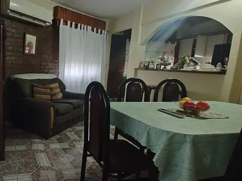 Depto Tipo Casa en Venta con 1 cocheras