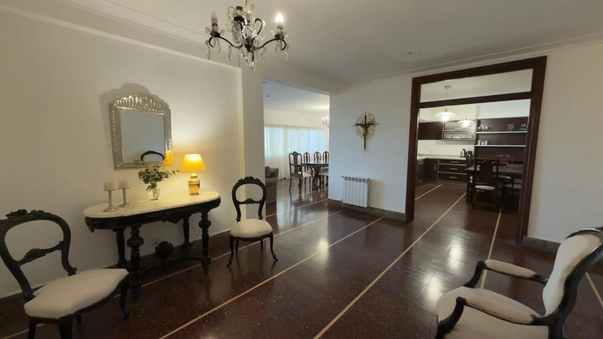 Depto 5 amb, 163m² con balcón terraza — Plaza Mitre