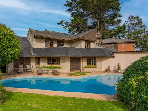 Casa 6 ambientes con 3 baños