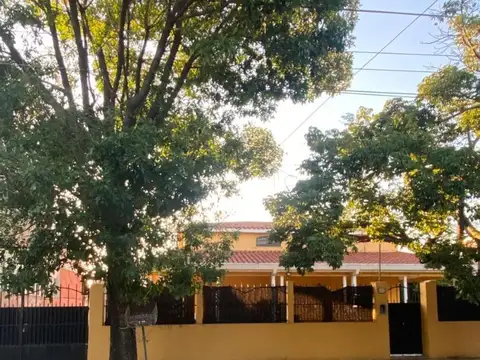 Casa 6 ambientes con 3 baños