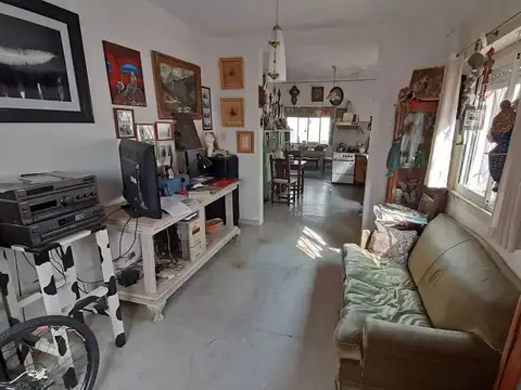 Casa 3 ambientes con 1 baño