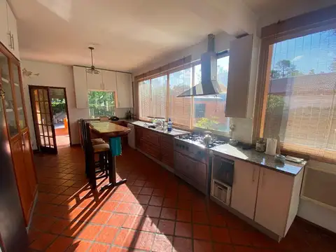 Casa en Venta con 7 cocheras
