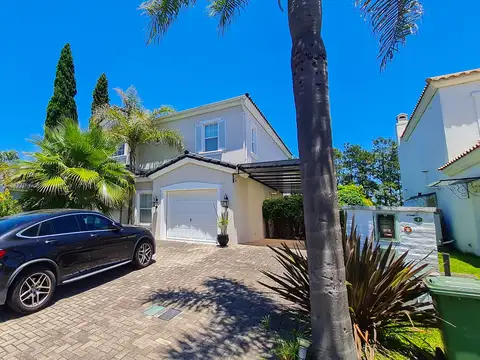 Casa en Venta de 5 dormitorios
