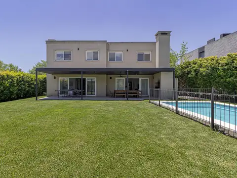 Venta de casa 6 ambientes Barrio Cerrado Ayres Plaza, con Amenities