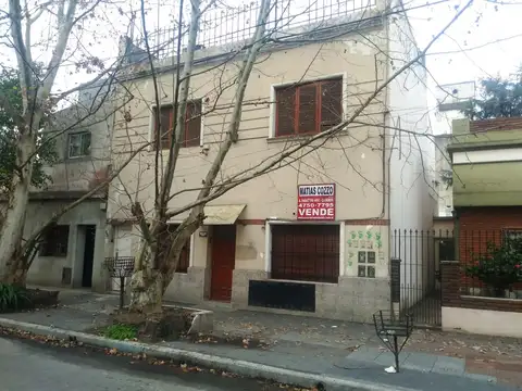 Planta baja / con patio propio y parrilla!