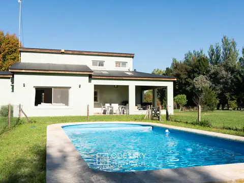 Chacras de Uribelarrea- Cañuelas - Hermosa Casa quinta en venta